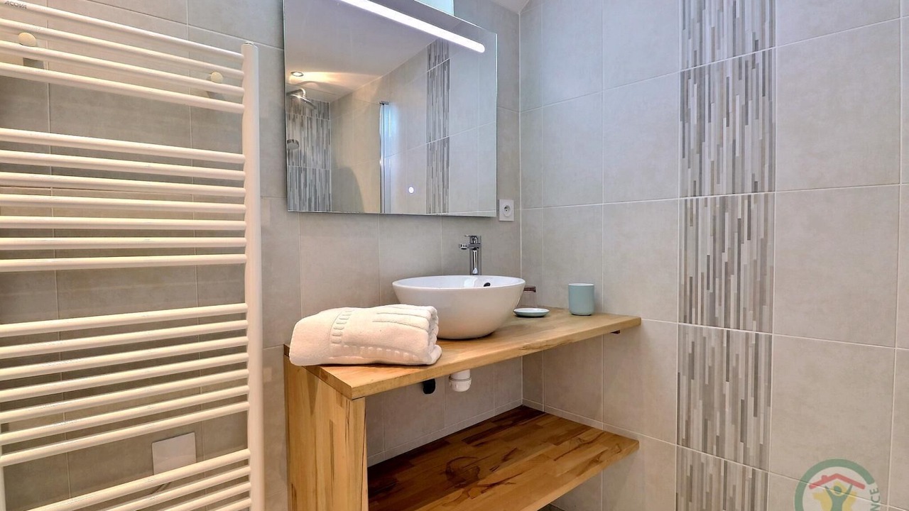 Photo of Bathroom in Chateau-Malo