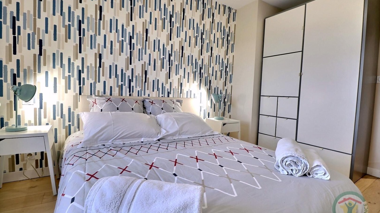 Photo of Bedroom in Chateau-Malo