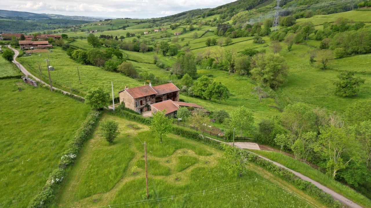 Photo of Outdoor in Bourgvilain