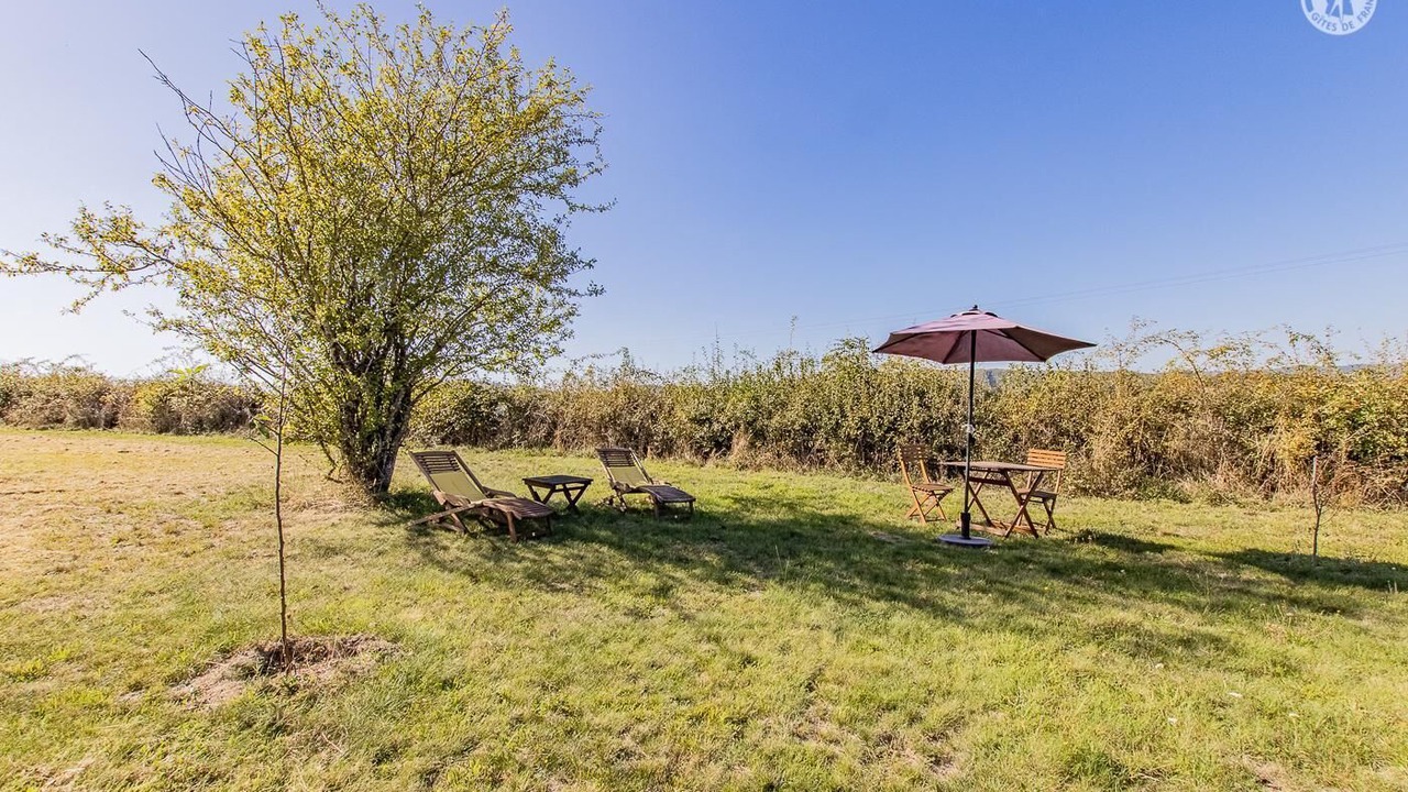 Photo of Outdoor in Bourgvilain