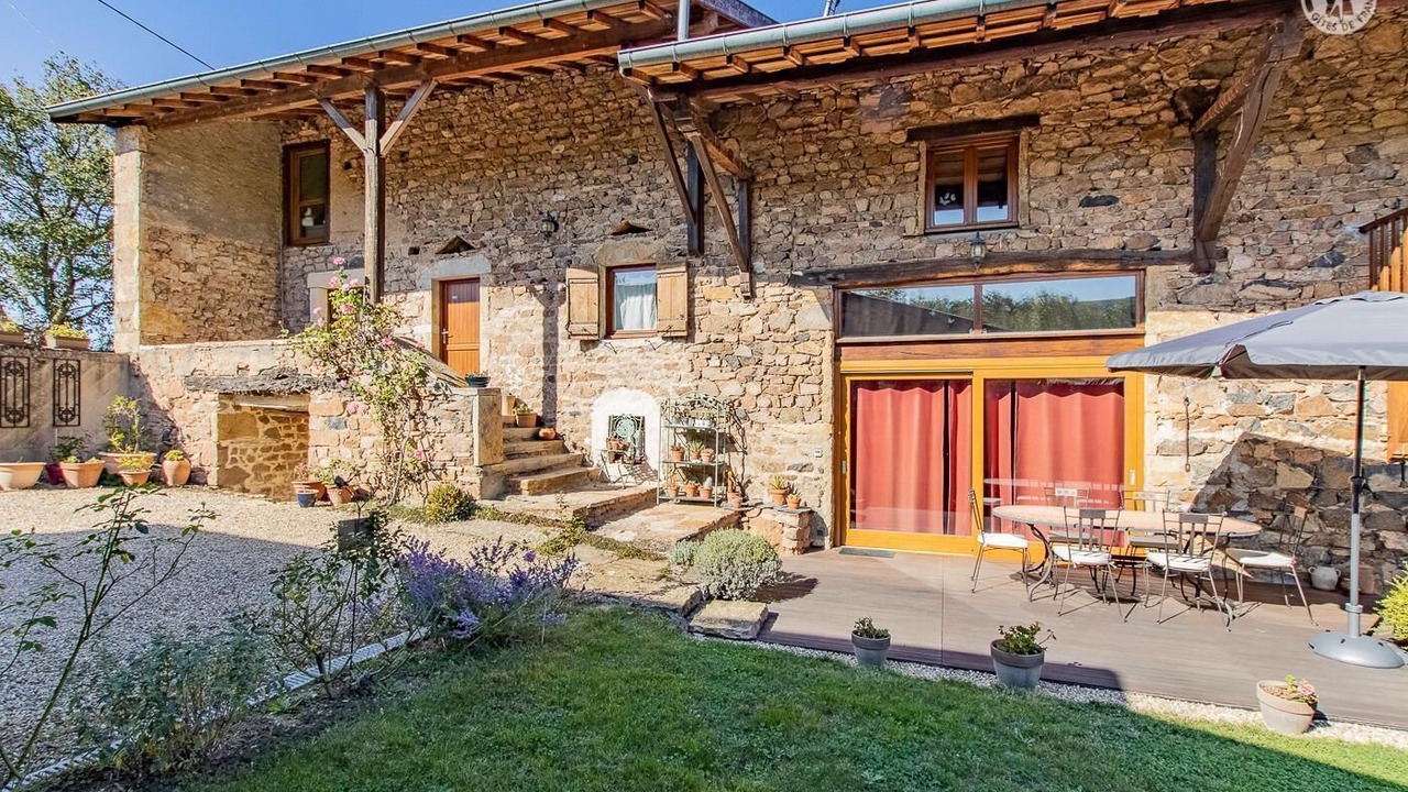 Photo of Outdoor in Bourgvilain