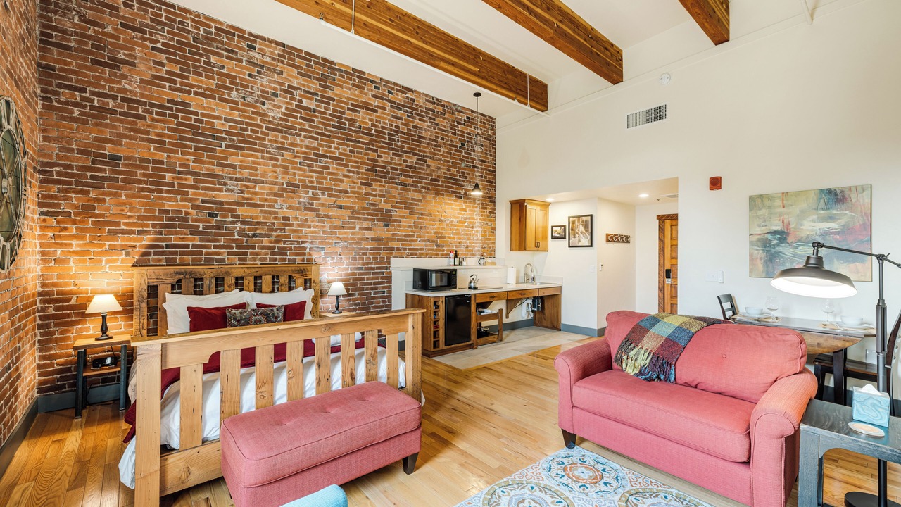 Photo of Bedroom in Amity