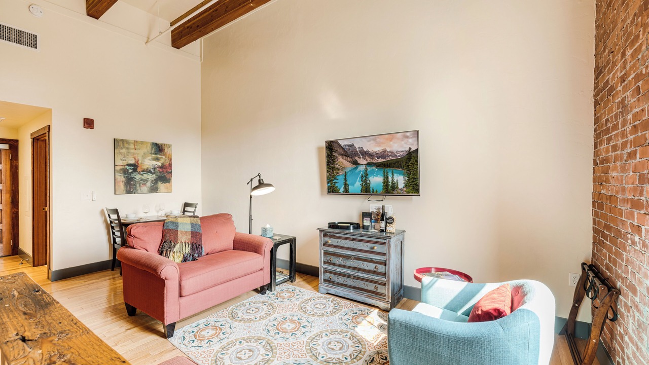 Photo of Livingroom in Amity