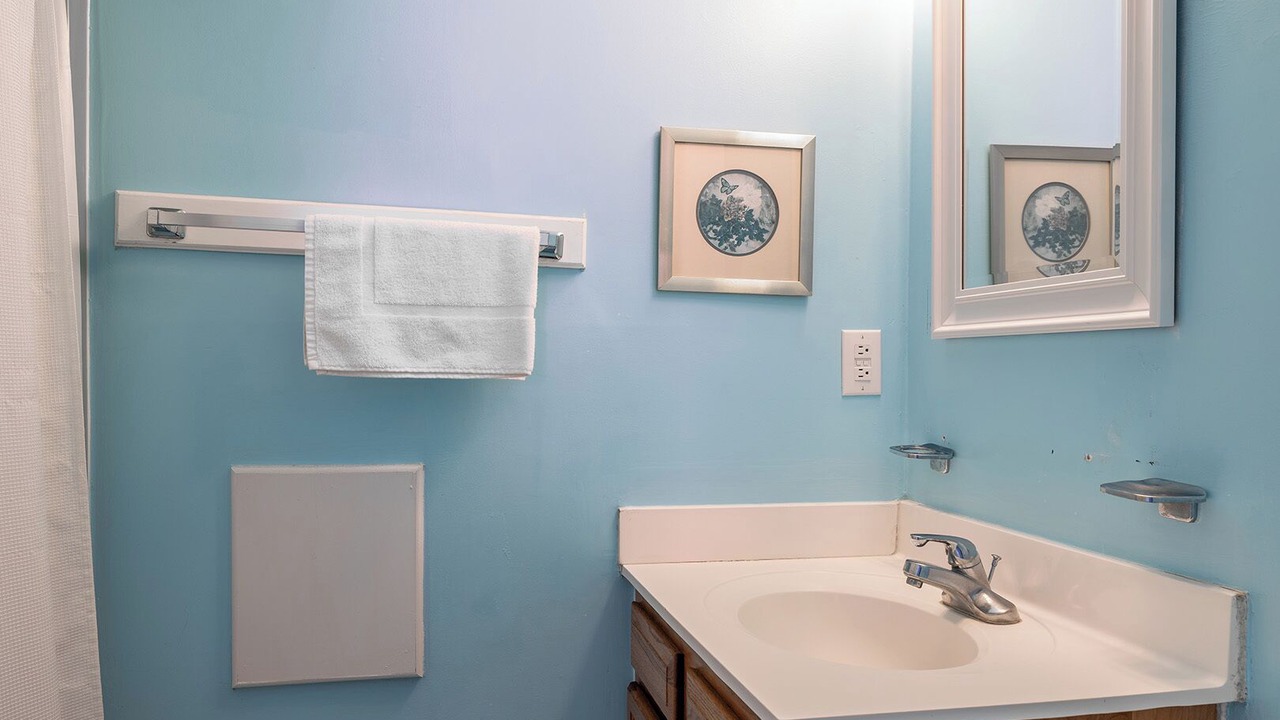 Photo of Bathroom in Emerald Isle