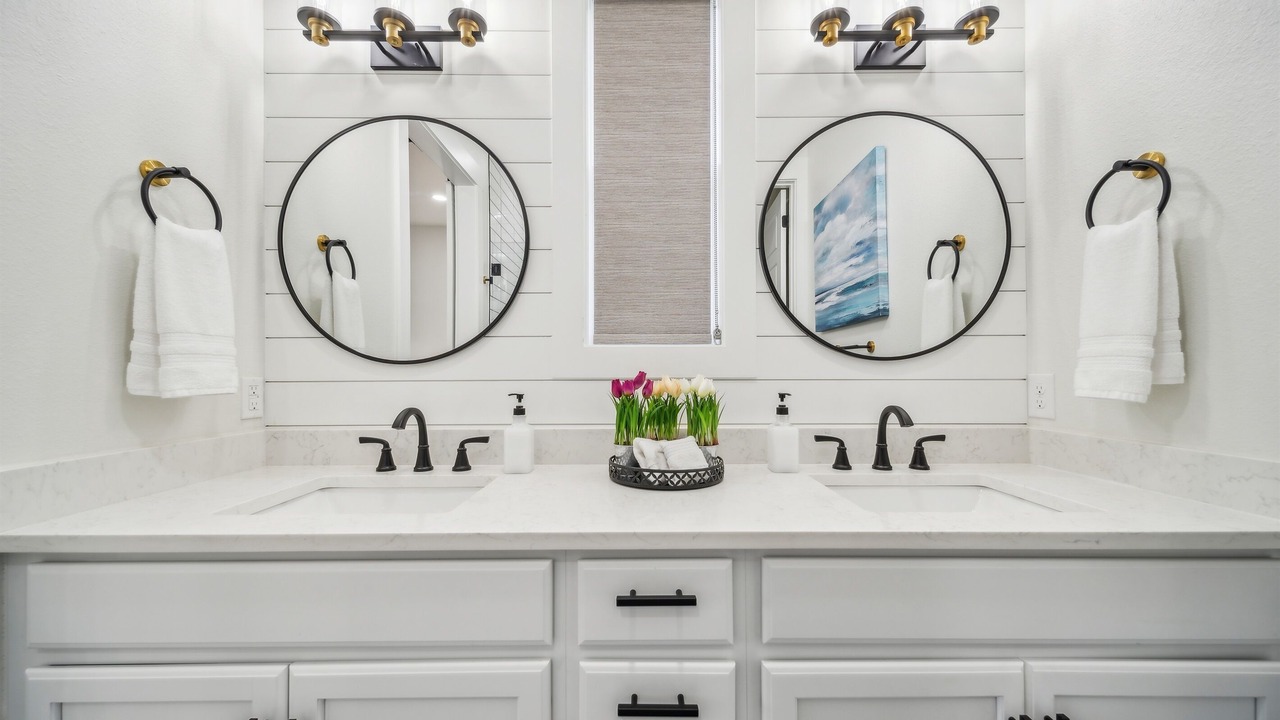 Photo of Bathroom in Vinita
