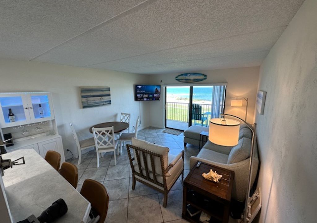 Photo of Livingroom in Ormond-by-the-Sea
