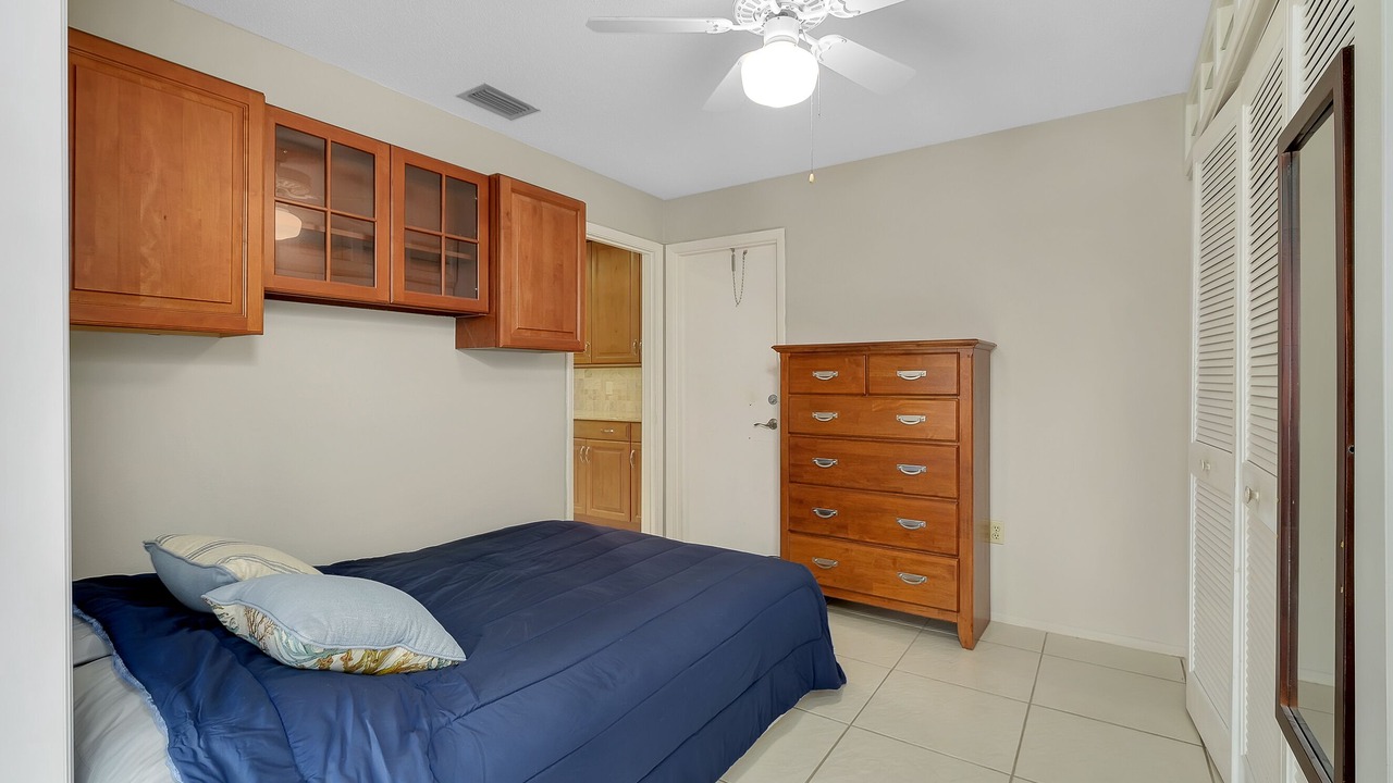 Photo of Bedroom in Venice Gardens