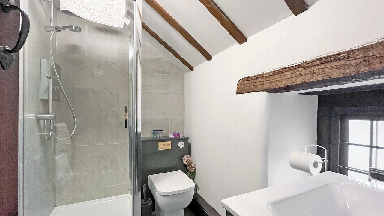 Photo of Bathroom in Monyash