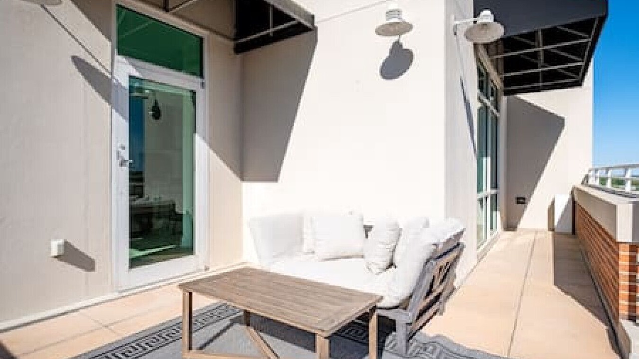 Photo of Patio Balcony in Downtown Little Rock