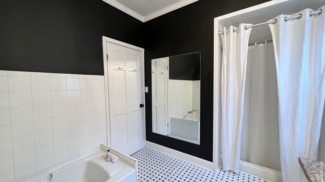 Photo of Bathroom in Oak Park