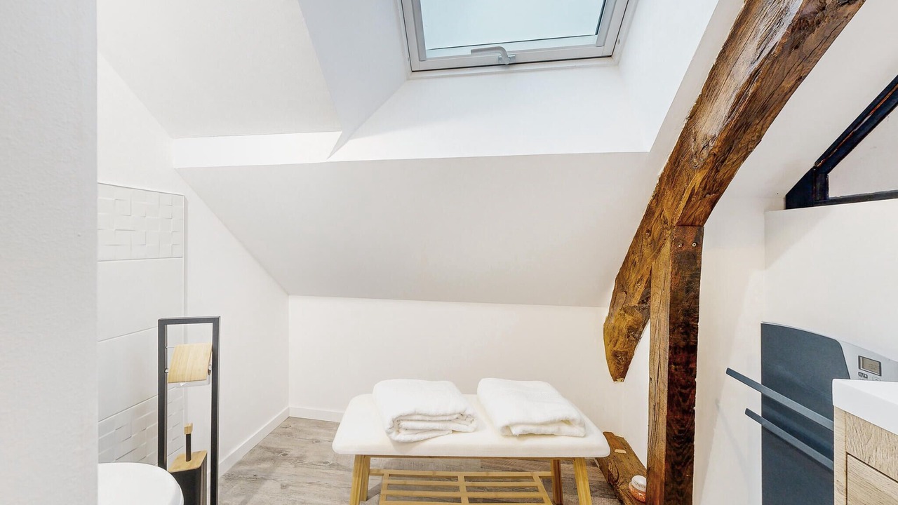 Photo of Bathroom in Neuilly-le-Vendin