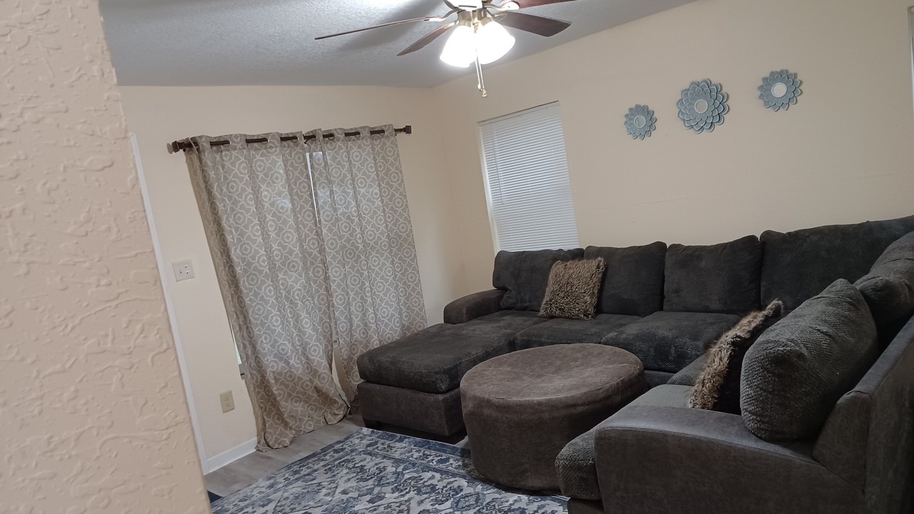Photo of Livingroom in Lakewood