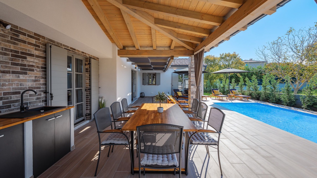 Photo of Outdoor in Mali Vareski