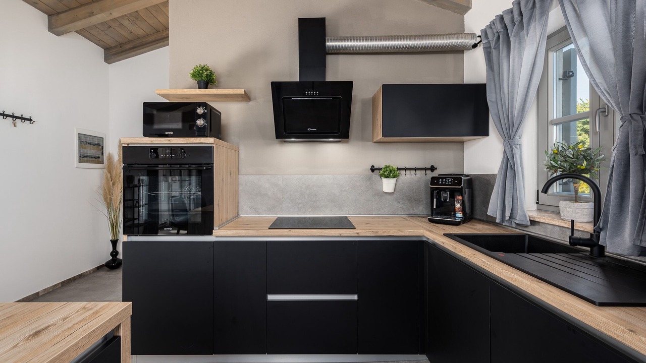 Photo of Kitchen in Mali Vareski