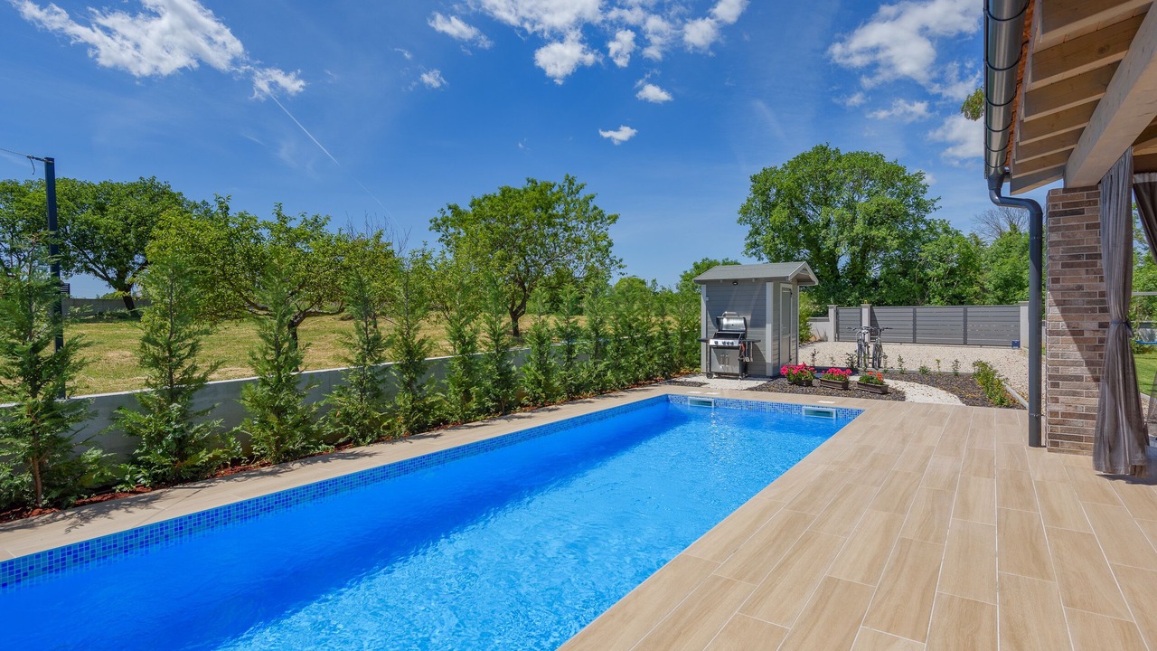 Photo of Outdoor in Mali Vareski