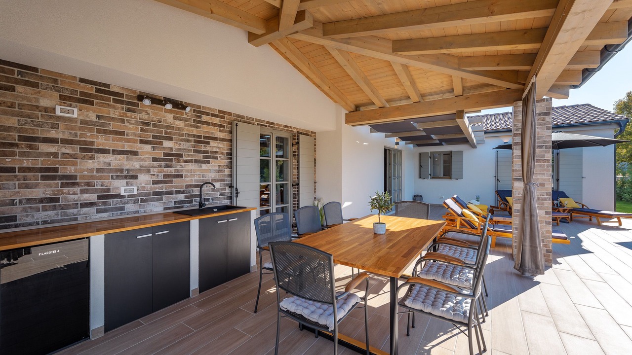 Photo of Outdoor in Mali Vareski