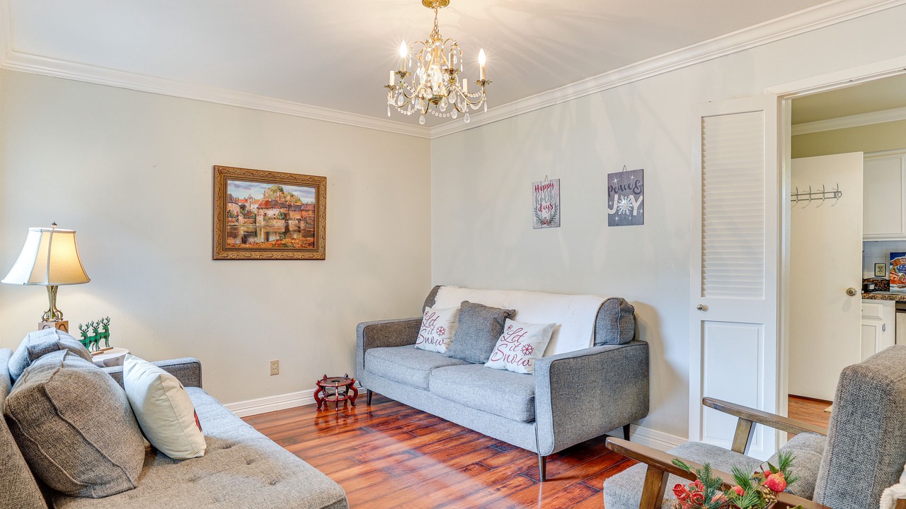 Photo of Livingroom in Mission Bend
