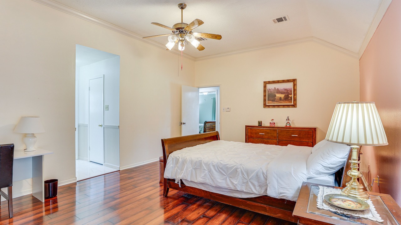 Photo of Bedroom in Mission Bend