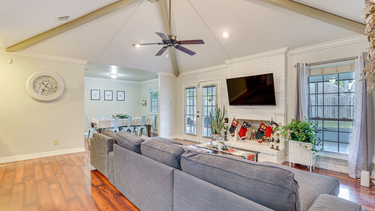 Photo of Livingroom in Mission Bend