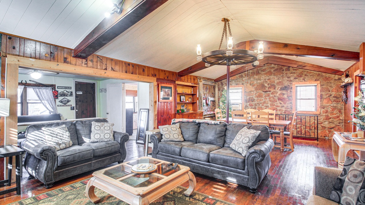 Photo of Livingroom in Medicine Park