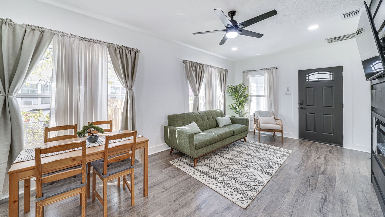 Photo of Livingroom in Nevada Street