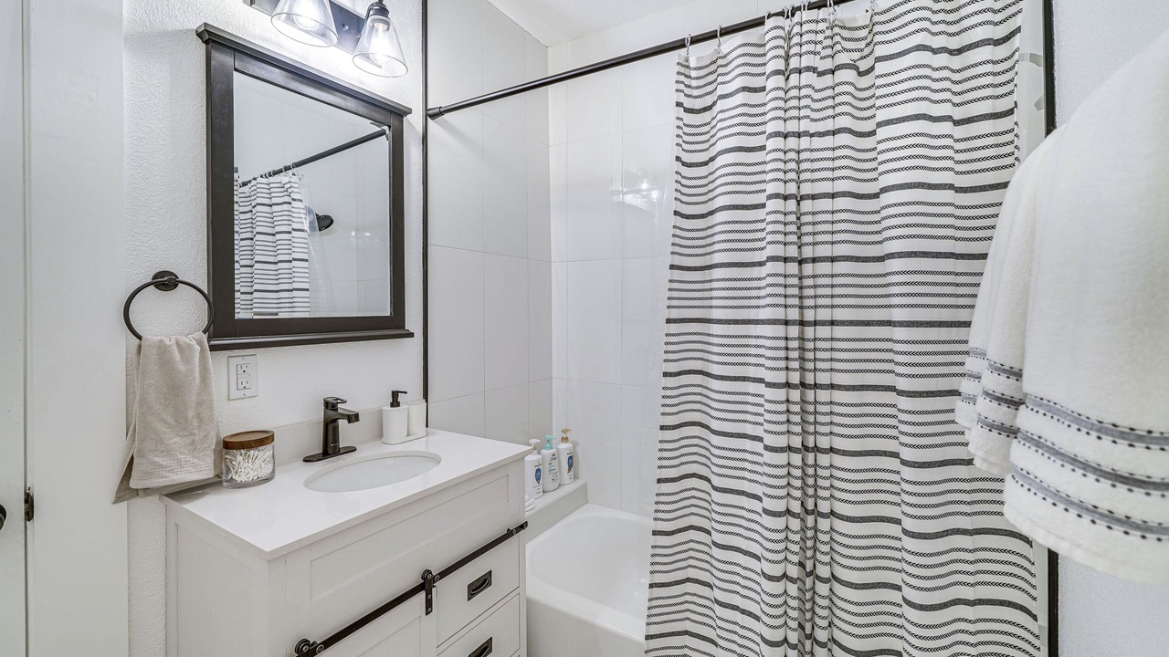 Photo of Bathroom in Nevada Street