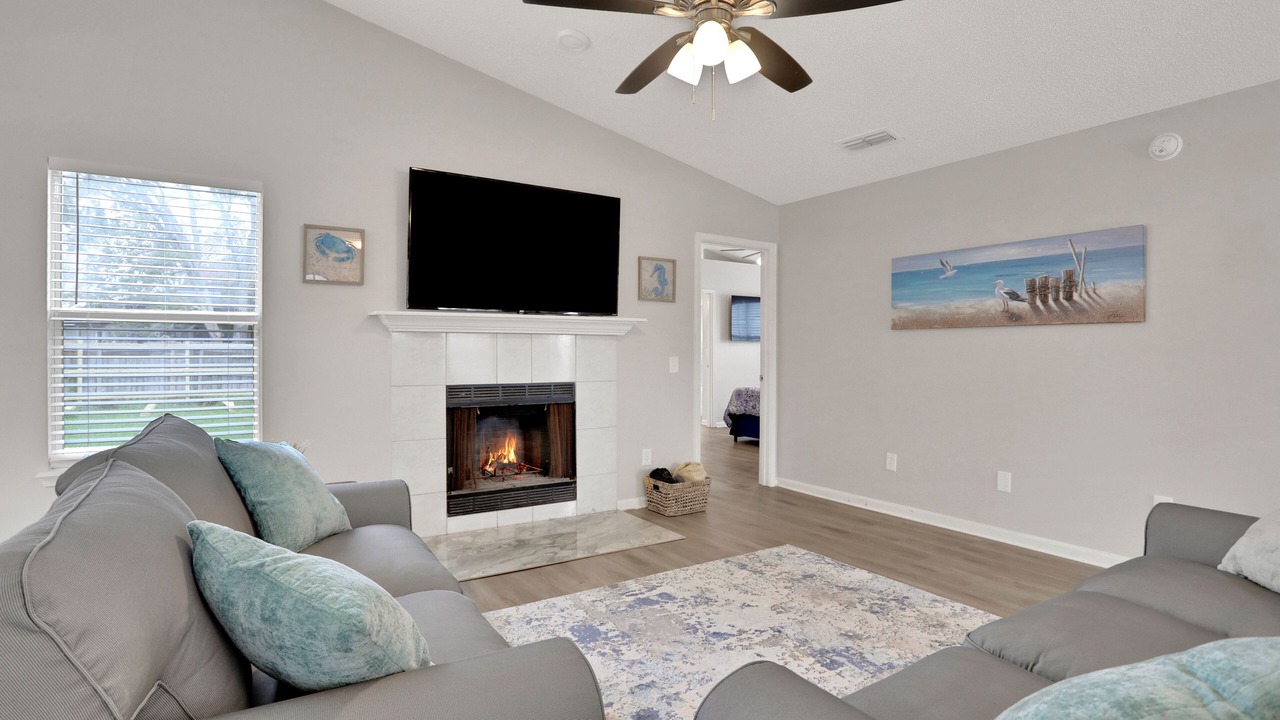 Photo of Livingroom in Doctors Inlet