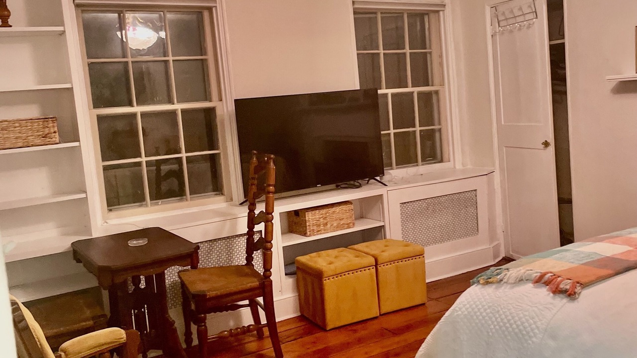 Photo of Bedroom in Historic District
