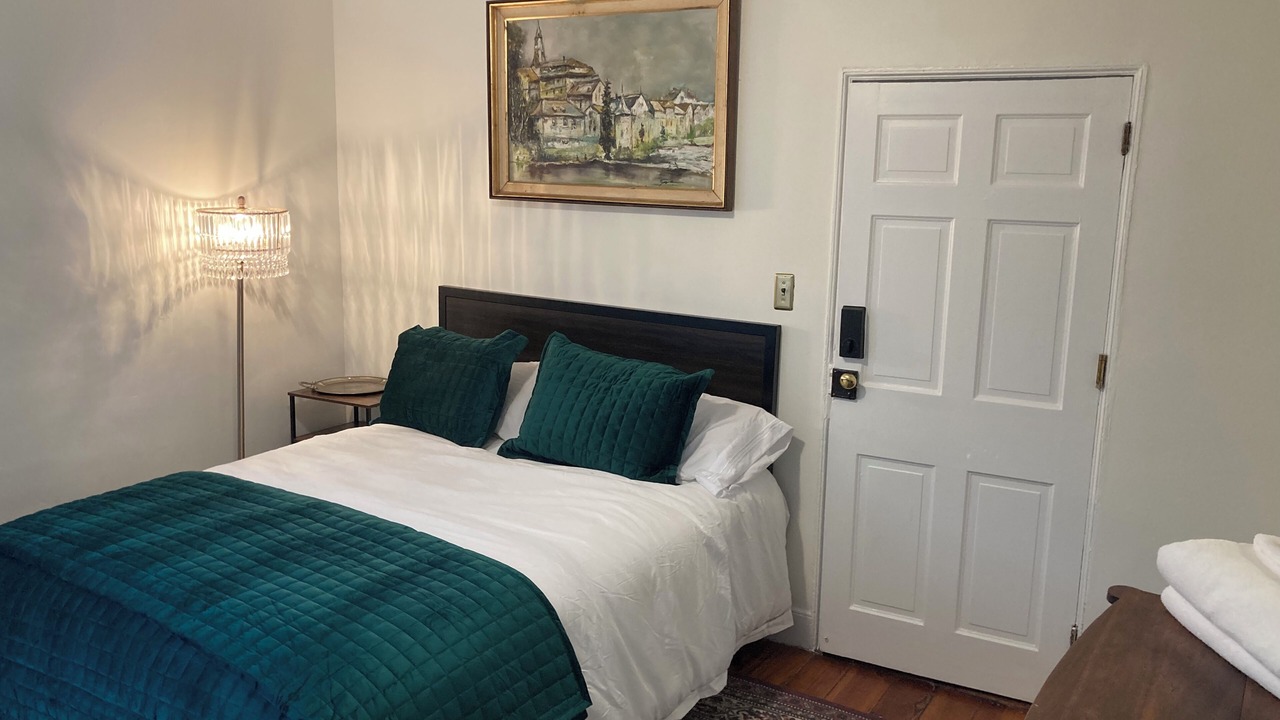 Photo of Bedroom in Historic District