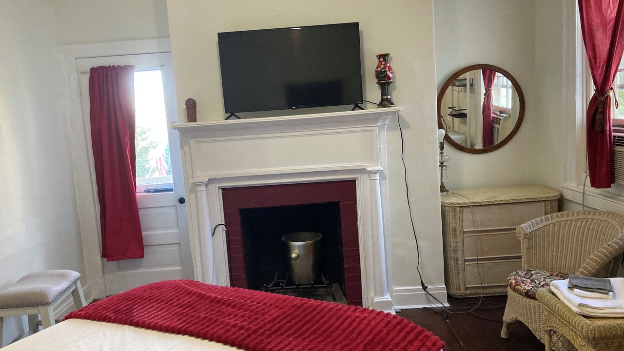 Photo of Bedroom in Historic District