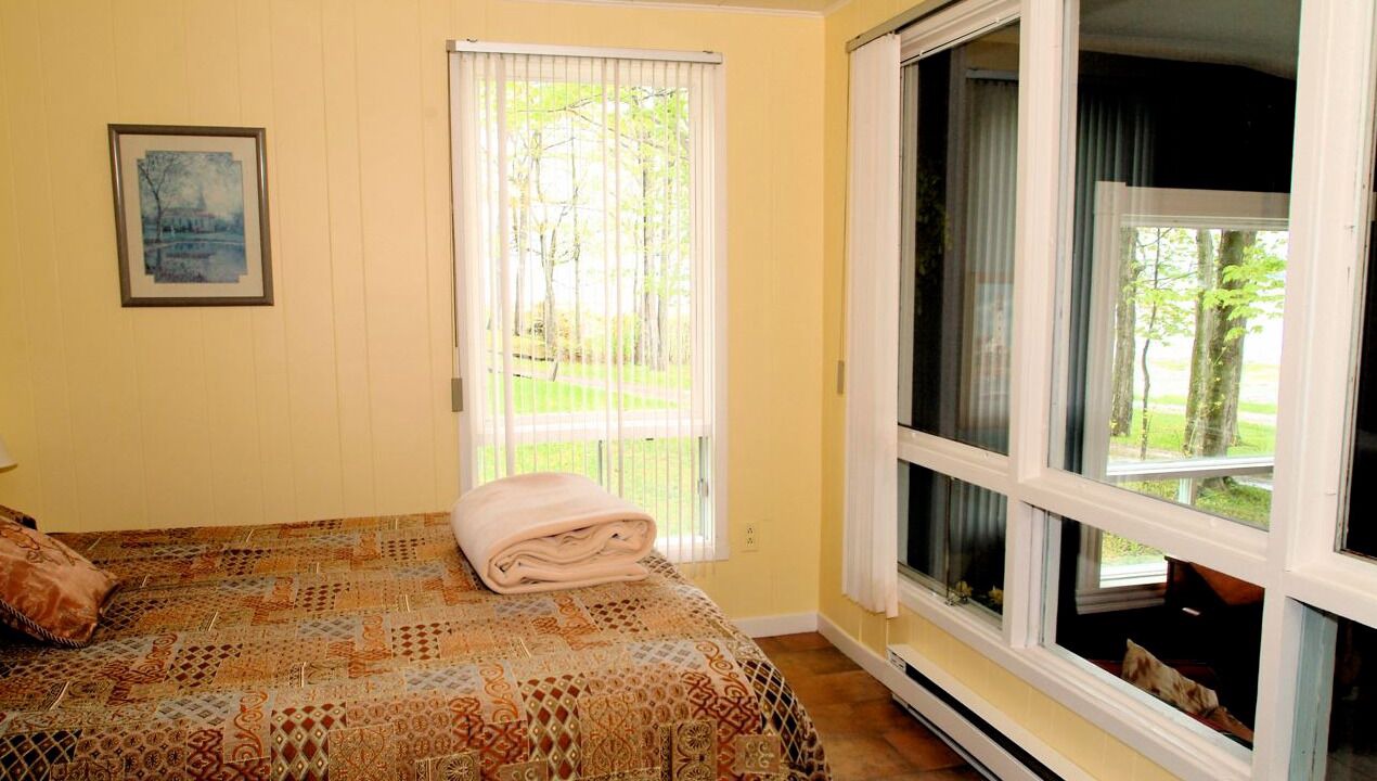 Photo of Bedroom in St-Francois-de-l'Ile-d'Orleans