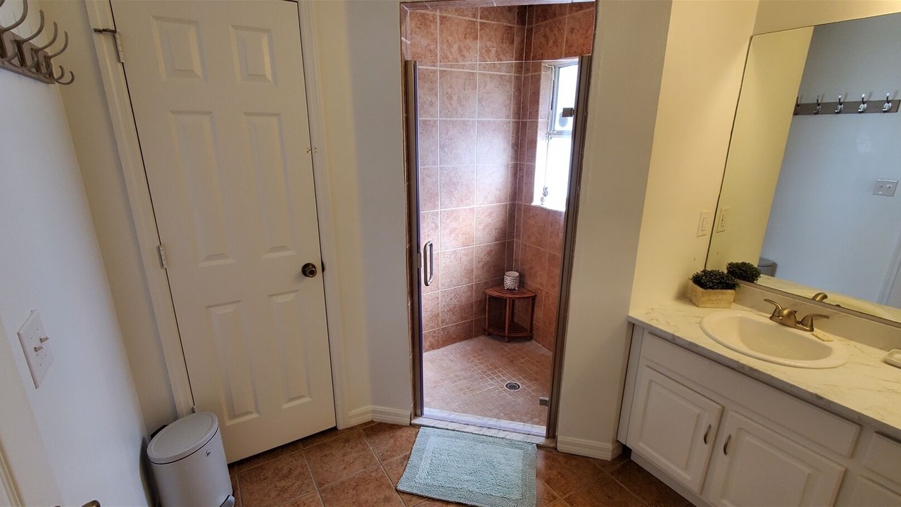 Photo of Bathroom in Groveland