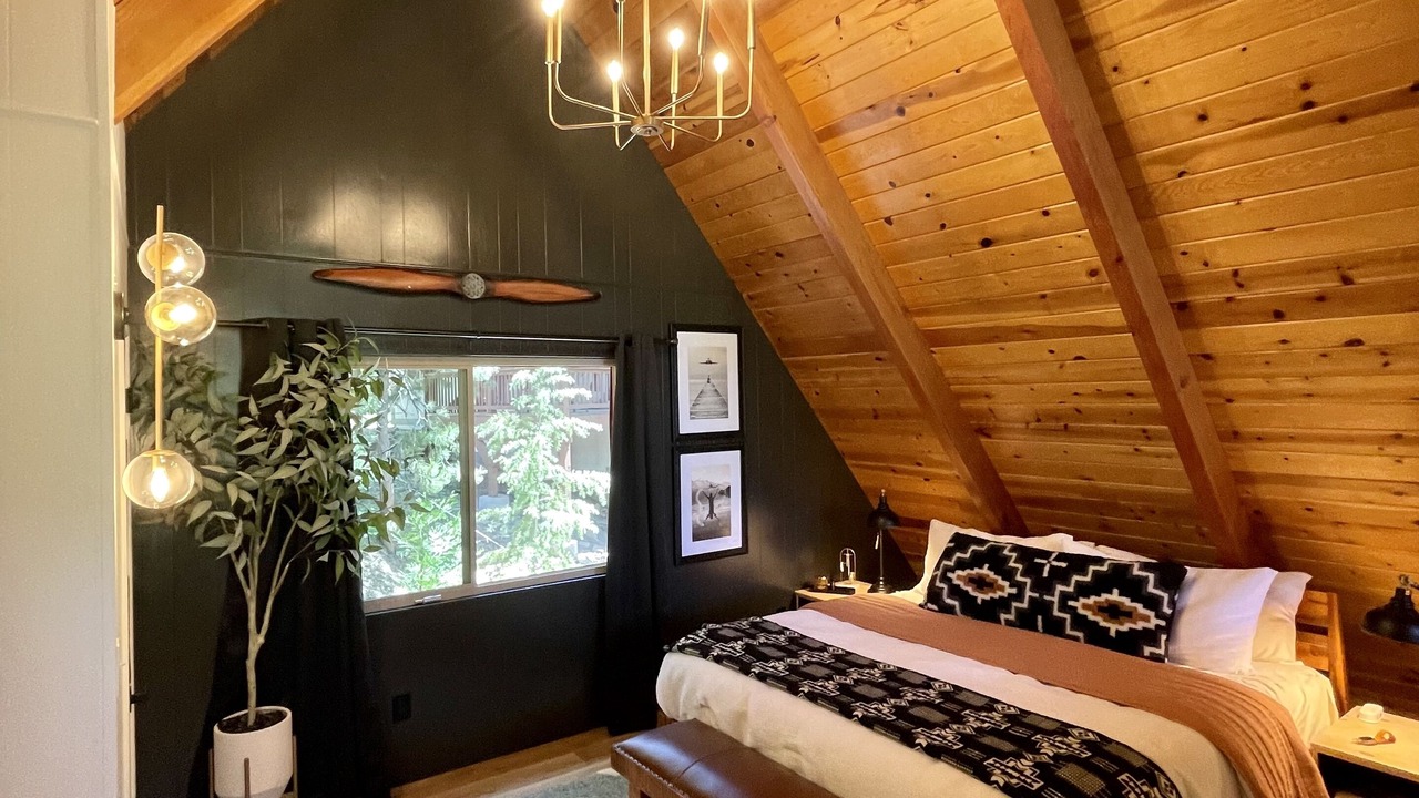 Photo of Bedroom in Lake Arrowhead