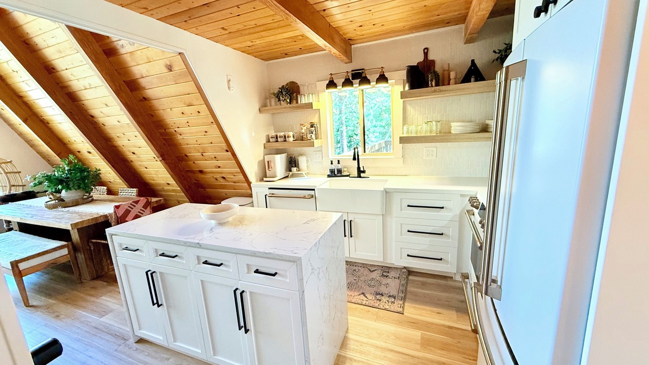 Photo of Kitchen in Lake Arrowhead