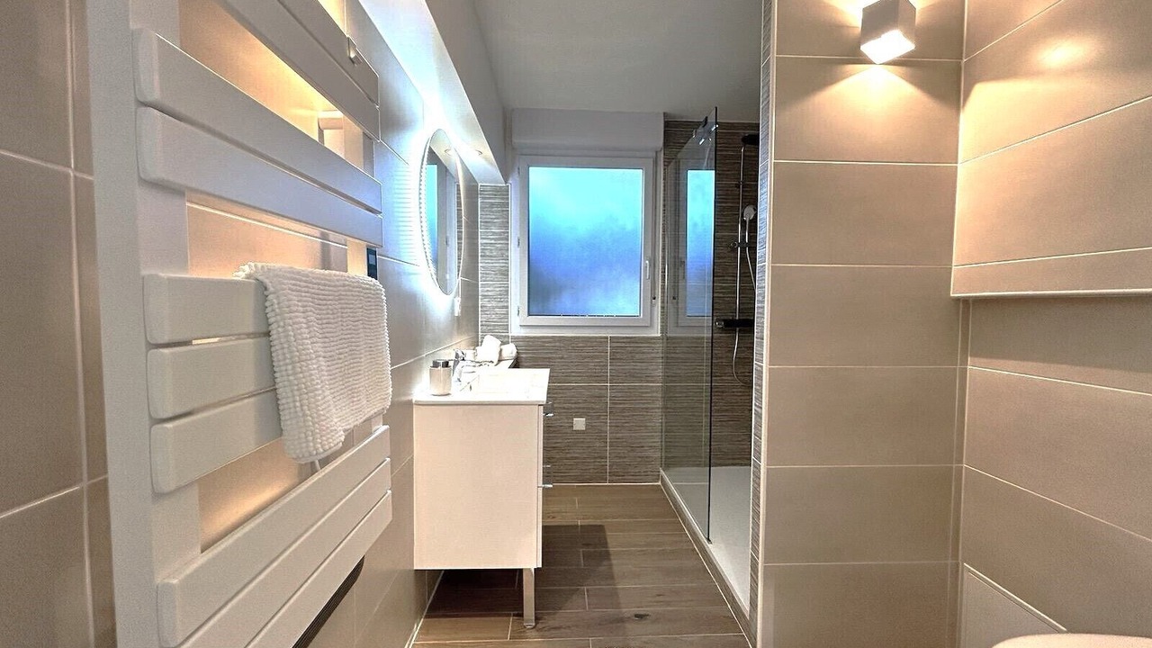 Photo of Bathroom in Castelnau-d'Estretefonds
