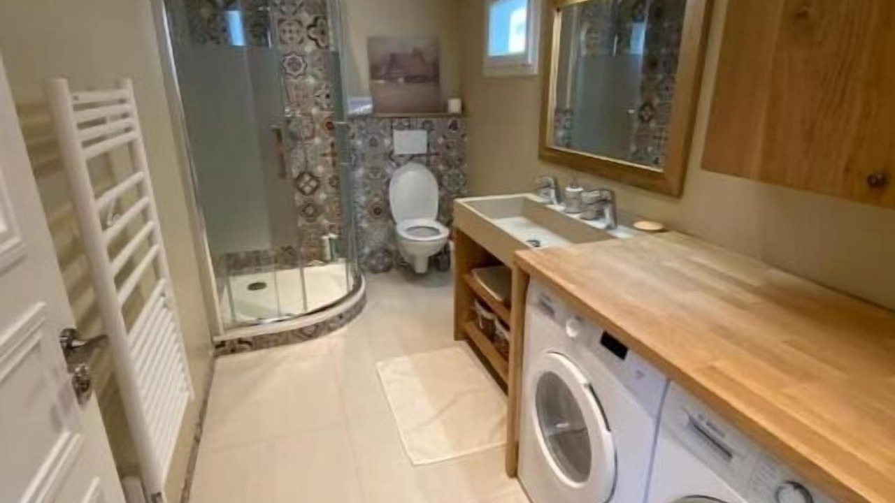 Photo of Bathroom in La Ferte-sous-Jouarre