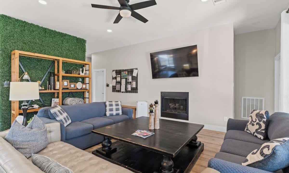 Photo of Livingroom in Spring