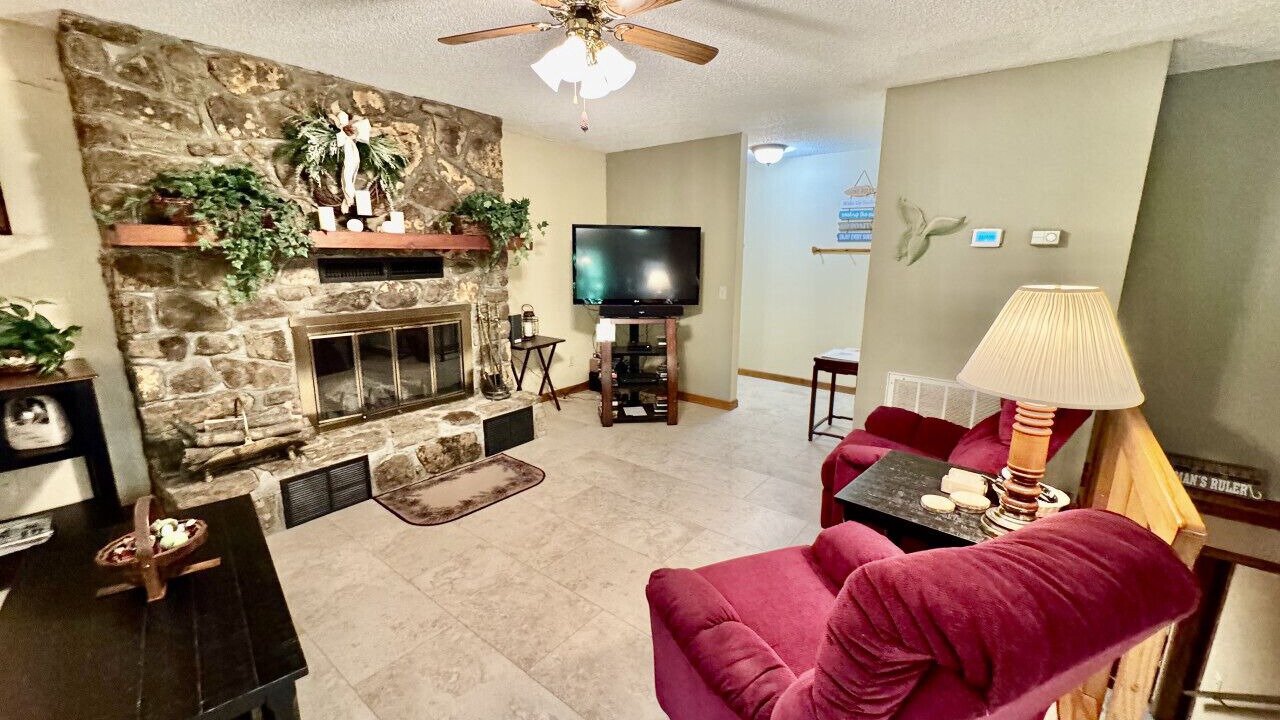 Photo of Livingroom in Fairfield Bay