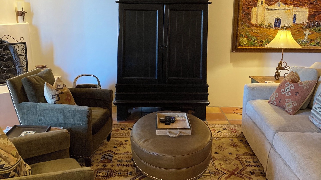 Photo of Livingroom in Historic Eastside