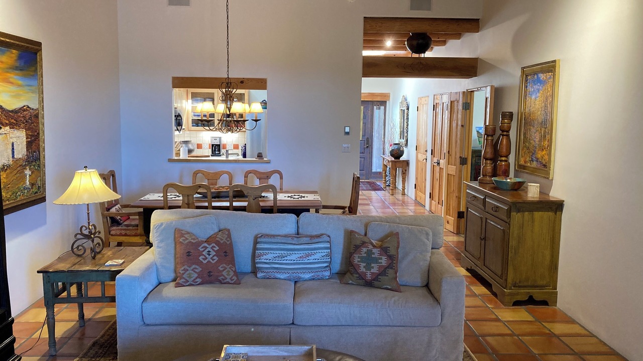 Photo of Livingroom in Historic Eastside