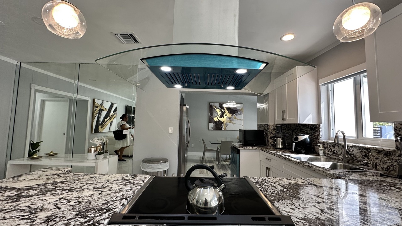 Photo of Kitchen in Golden Glades