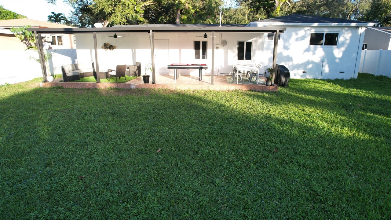 Photo of Patio Balcony in Golden Glades
