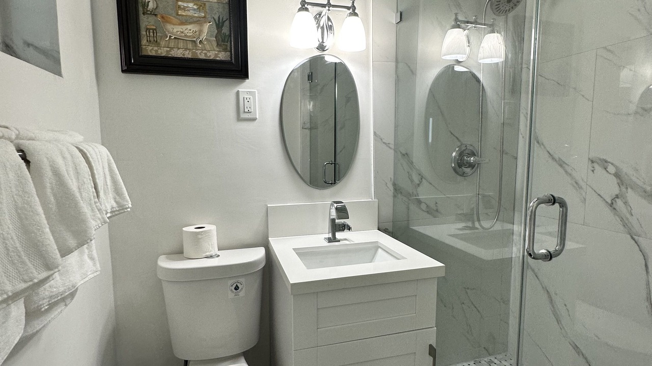 Photo of Bathroom in Golden Glades