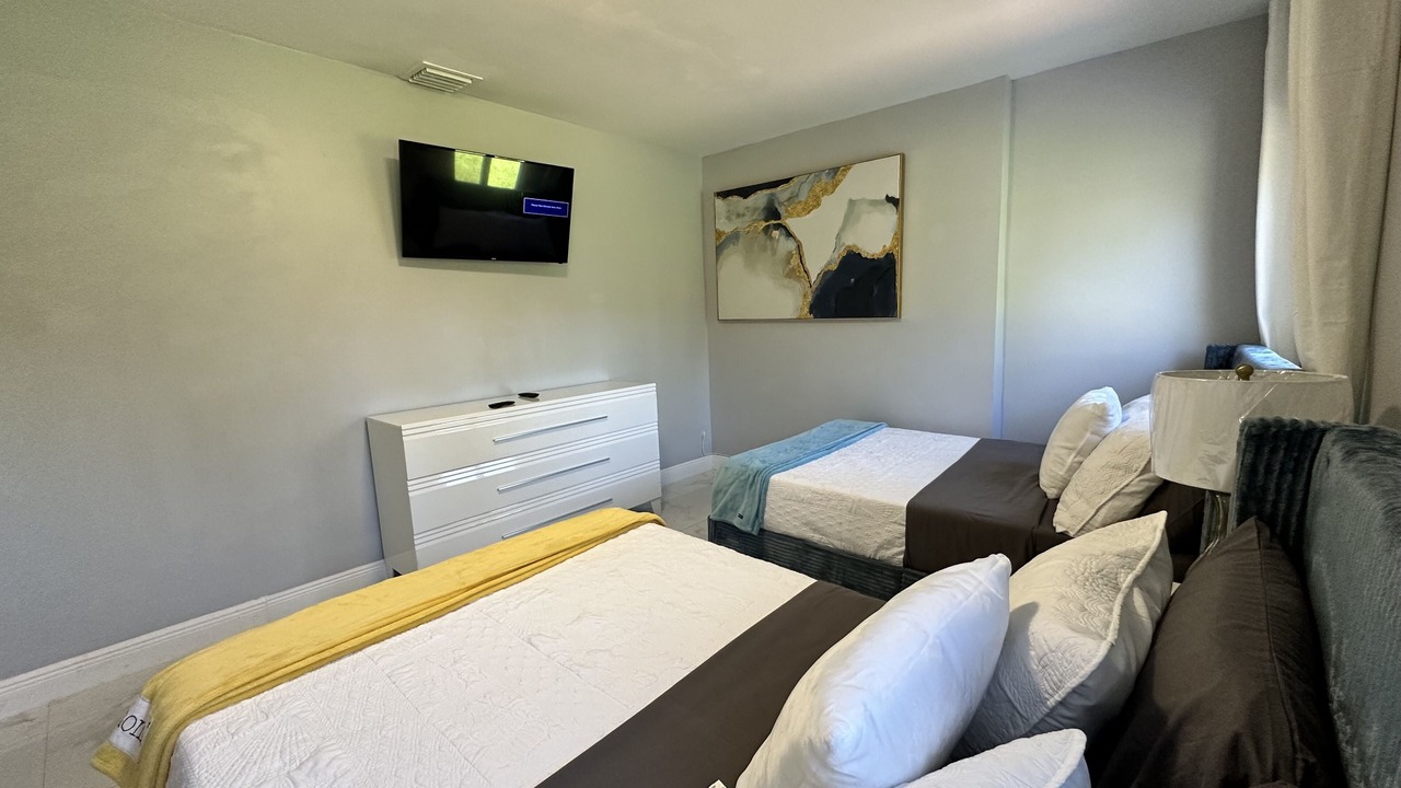 Photo of Bedroom in Golden Glades