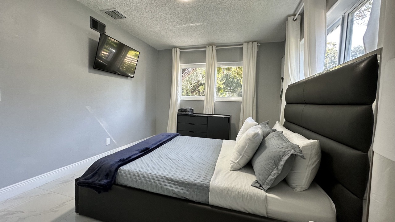 Photo of Bedroom in Golden Glades