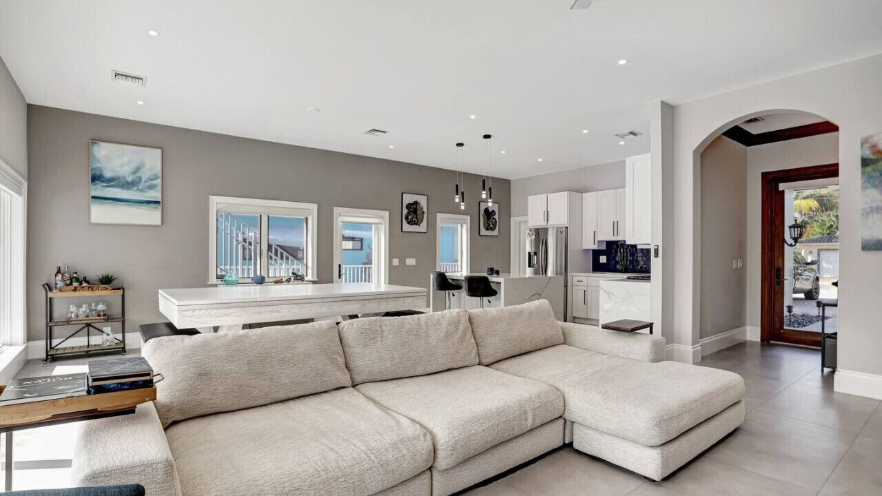 Photo of Livingroom in South New River Isles