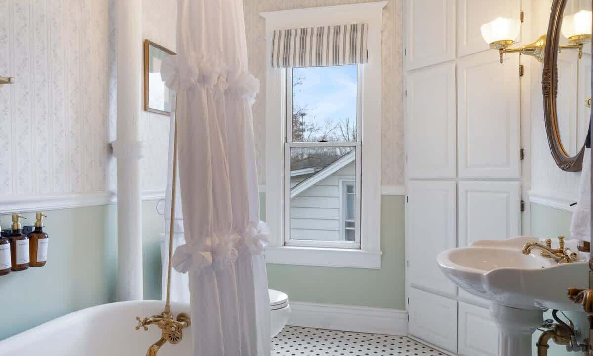 Photo of Bathroom in Beechmont