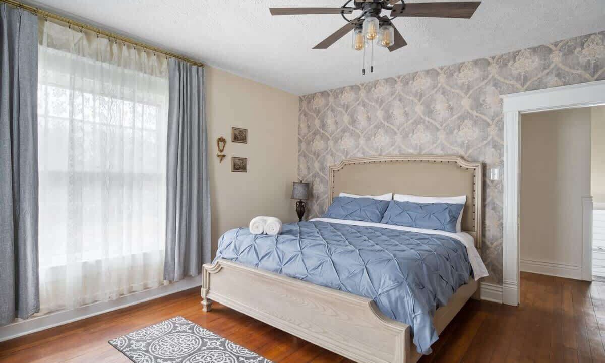Photo of Bedroom in Beechmont