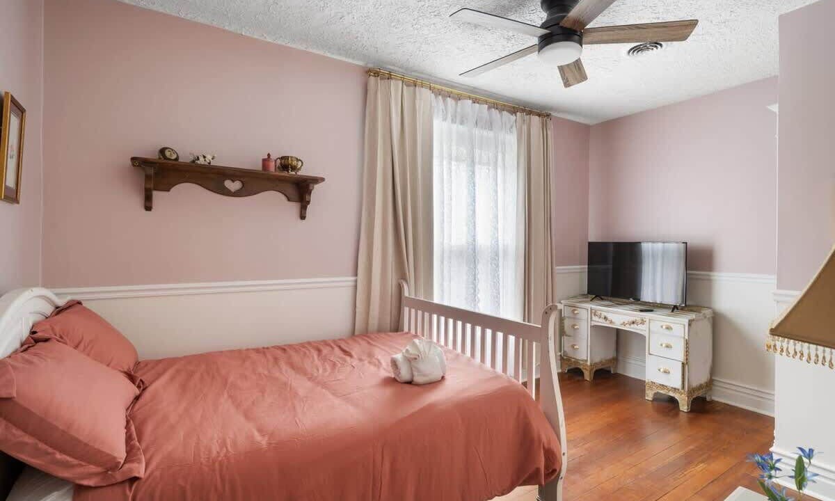 Photo of Bedroom in Beechmont