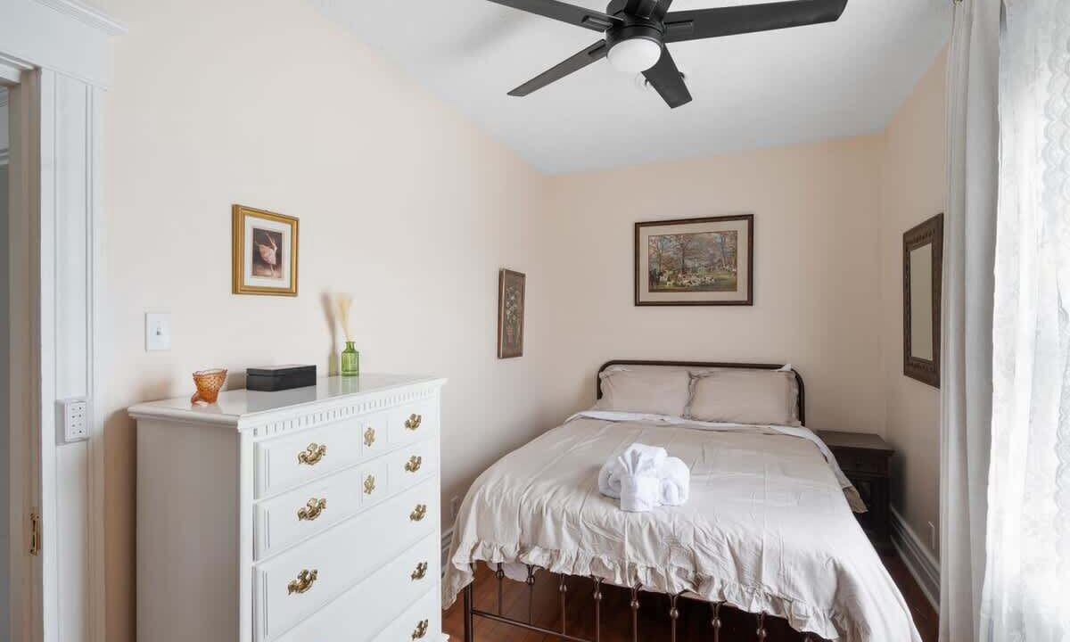 Photo of Bedroom in Beechmont